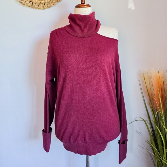 525 America New Burgundy Collarbone Cut-out Turtleneck Sweater SZ Small - Picture 2 of 12